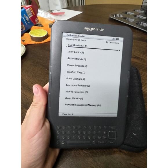 Amazon Kindle Keyboard 3, Wi-Fi, 6" 4GB, D00901 3rd Generation 85 Books - Picture 2 of 16